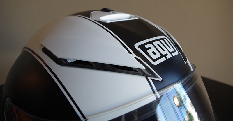 Illustration for article titled Gear Review: Is The $400 AGV K-5’s New Weight Savings Worth The Extra Cost?